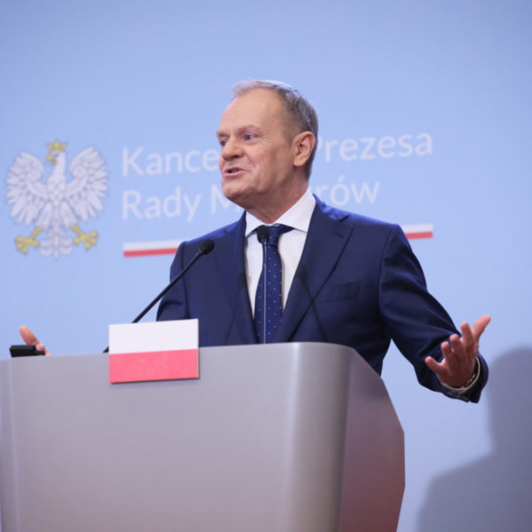 Donald Tusk: Lengyelországnak eszkalálódó hibridháborúval kell szembenéznie