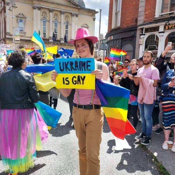 Fotó a varsói Pride-ról: Ukrajna buzi