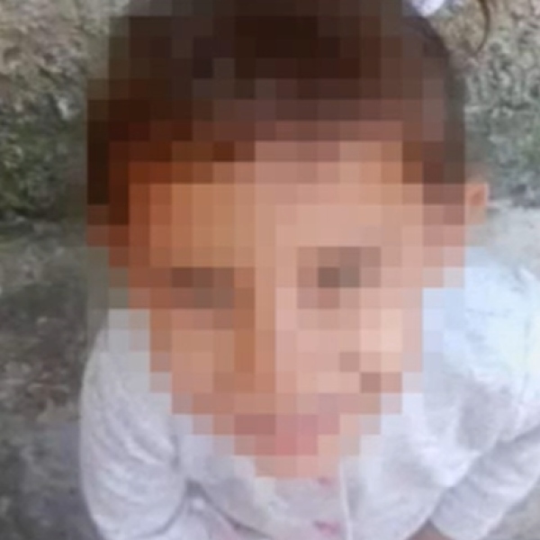 Négy és fél évet kapott az a vámospércsi fiú, aki halálra verte hároméves féltestvérét