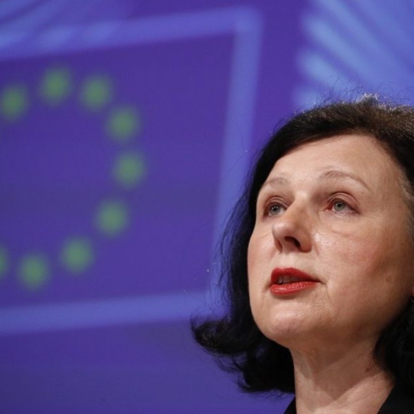 Tusk jutalma: Brüsszel 137 milliárd euró uniós forrást szabadított fel Lengyelországnak
