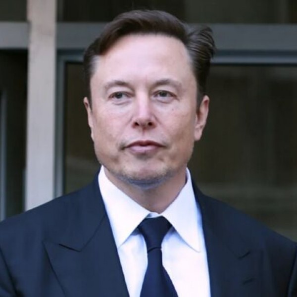 Az ukránok kiakadtak Musk X-bejegyzése miatt, amelyben Zelenszkijt alázza