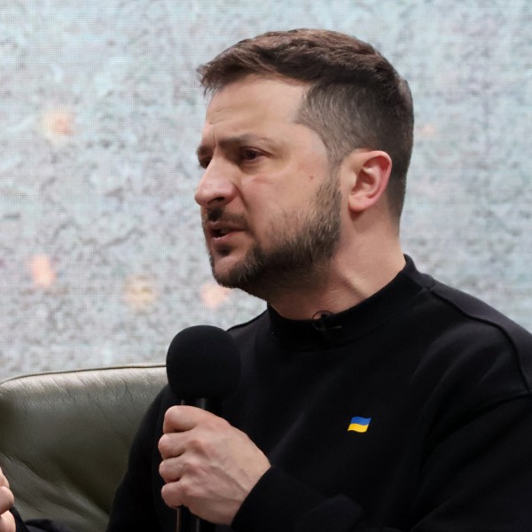 Többmilliárdos sikkasztással vádolja Zelenszkijt egy ukrán parlamenti képviselő